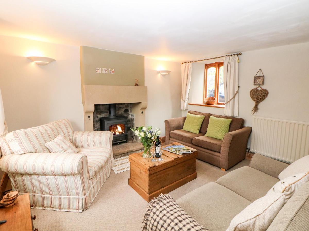 Kempshill Cottage Tideswell Exterior photo