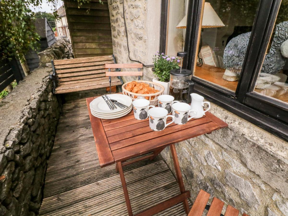 Kempshill Cottage Tideswell Exterior photo